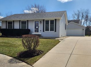 55 Dennison Dr, Glendale Heights, IL