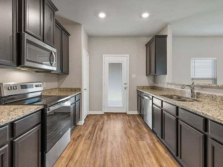 19300 Andrew Jackson St — Photo 13