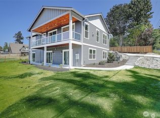 822 Serene View Rd, Camano Island, WA 98282
