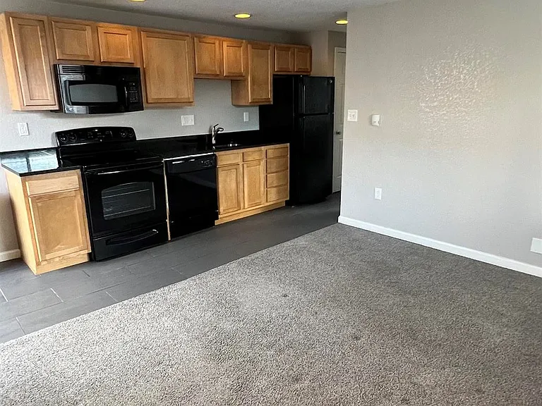 The Pearl Apartments — Photo 22
