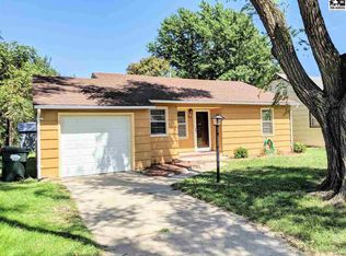 810 W 22nd Ave, Hutchinson, KS 67502