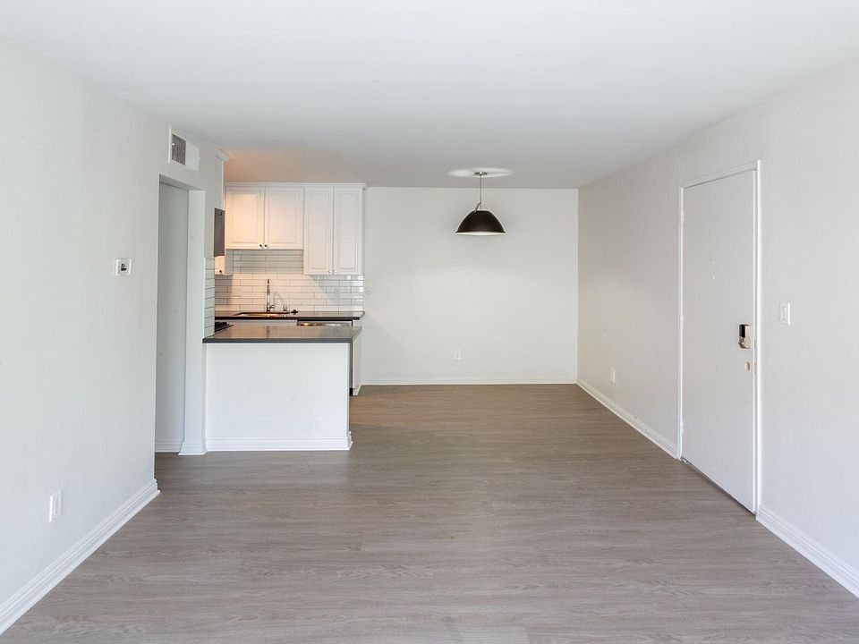 1st image of 1825 Morton Ave APT 103