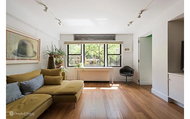 Sold by Douglas Elliman | media 15