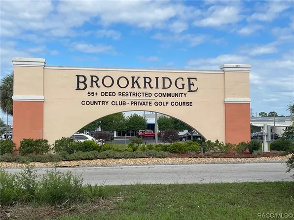 7476 Dinsmore St, Brooksville, FL 34613