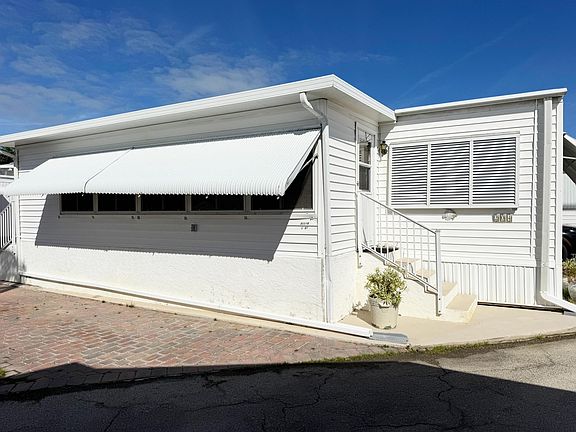 4th image of 204 Palm Drive #I