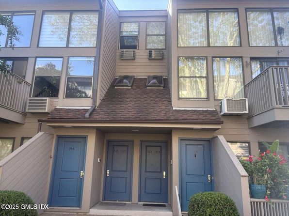 1465 E Putnam Ave APT 525