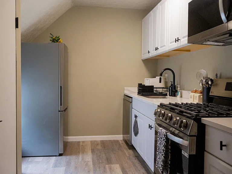 9 Raymond St #2 — Photo 11