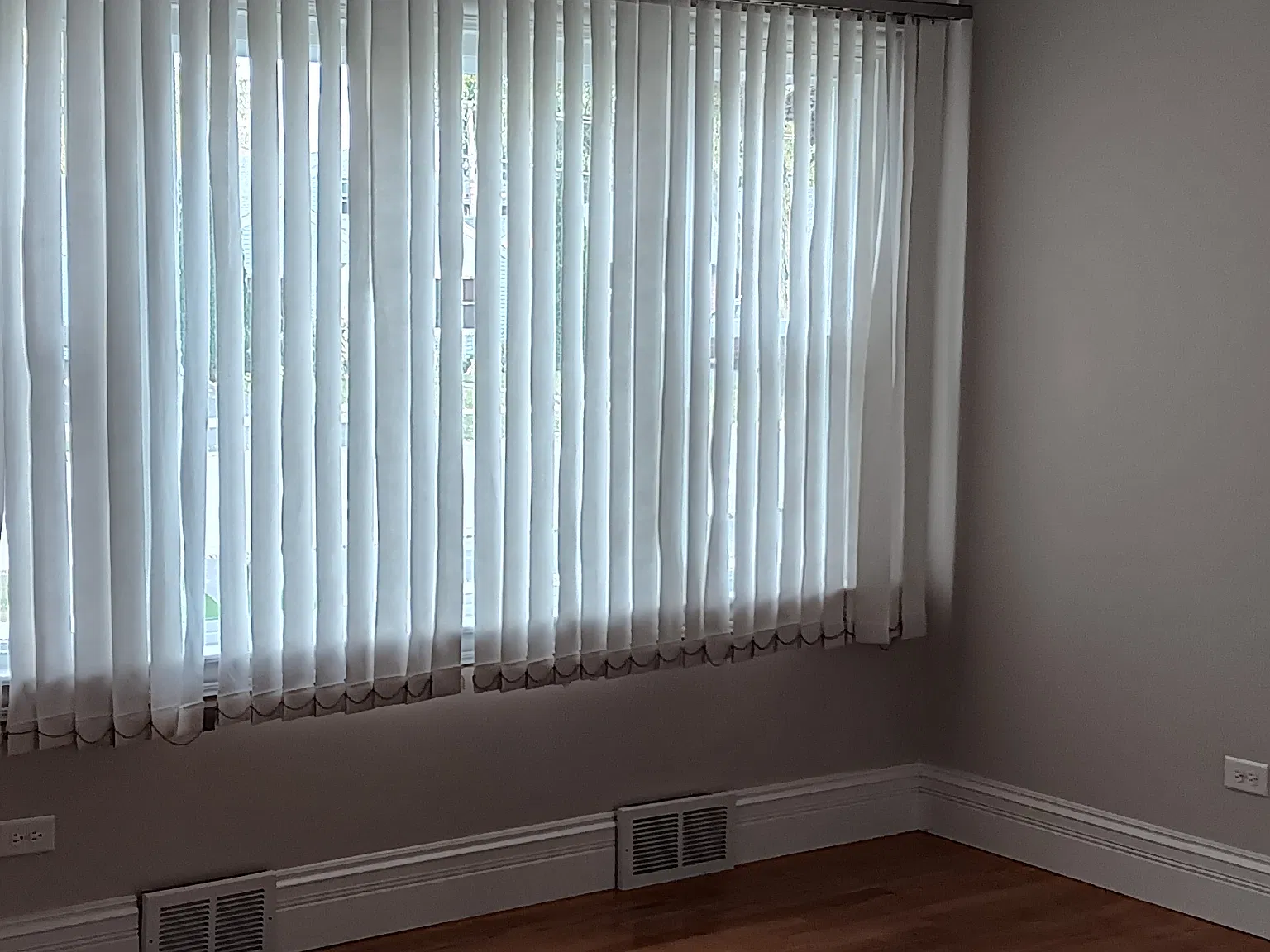 4 bed, 1200 sqft, $2,500 — Photo 4