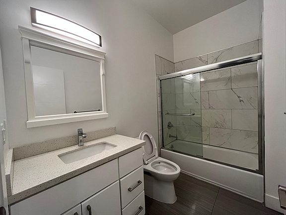 5th image of 855 Franklin St #A