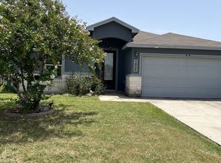 1905 Cottonwood Dr, Portland, TX 78374
