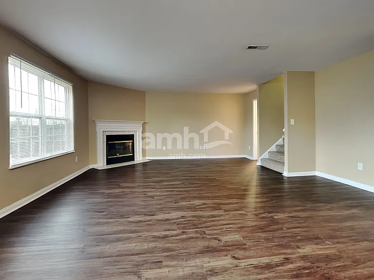 4704 Ashfield Dr — Photo 7