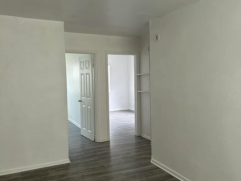 815 4th St #4 — Photo 5