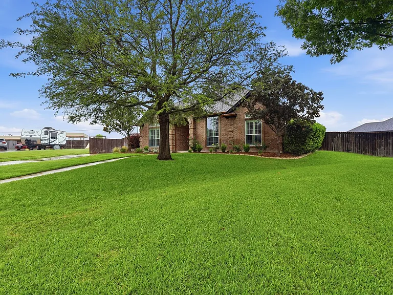 1404 Chaucer Dr — Photo 31