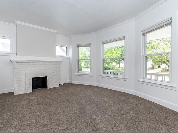 5th image of 2072 Marlowe Ave
