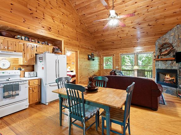 5th image of 166 Lake Ridge Dr