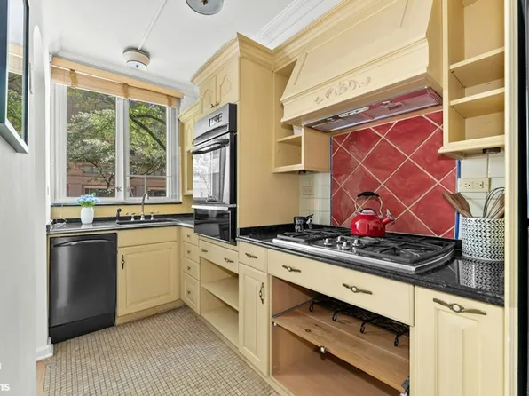 169 East 69th Street image 6 of 17