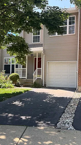 173 Queensbury Pl Photo 1