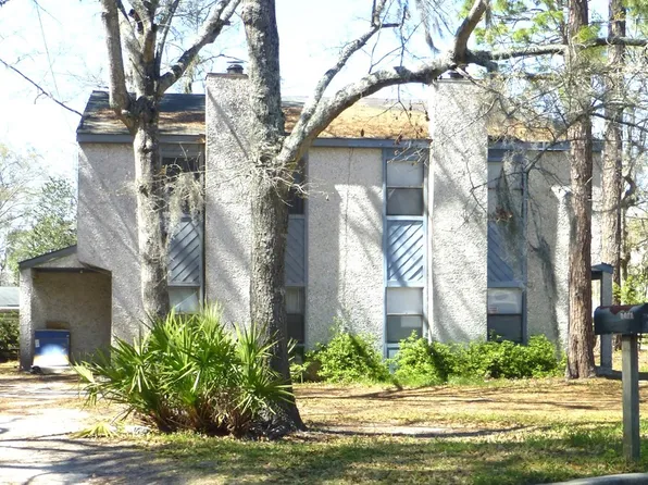 1071 Kelly Dr, Hinesville, GA 31313