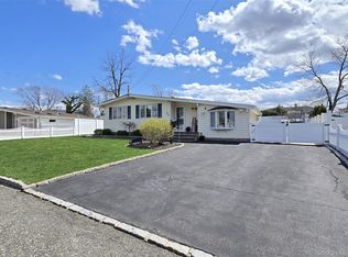 25 Peter Road, Ronkonkoma, NY