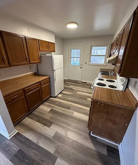 517 Drury Ln — Photo 8