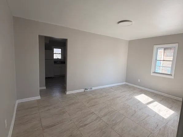2924 W 13th Ave, Gary, IN 46404