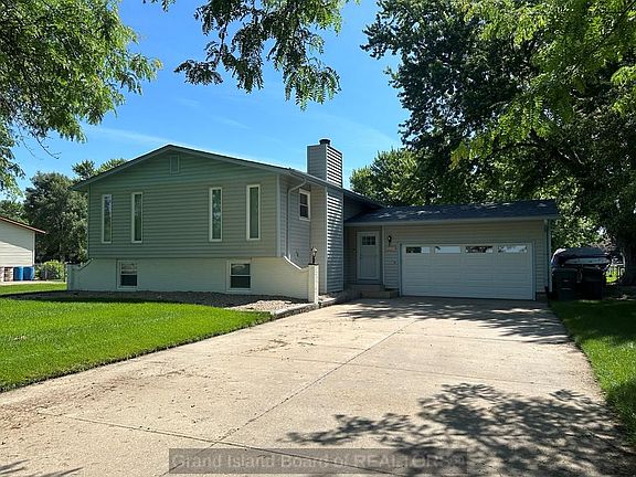 2305 N Engleman Rd, Grand Island, NE 68803 | MLS #20240492 | Zillow