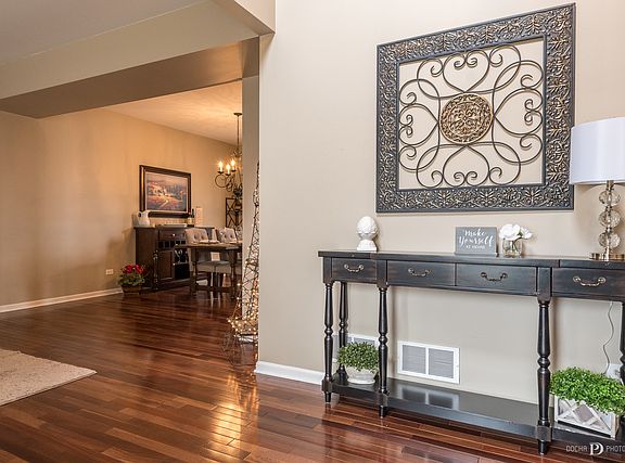 3rd image of 11411 S Glenbrook Cir