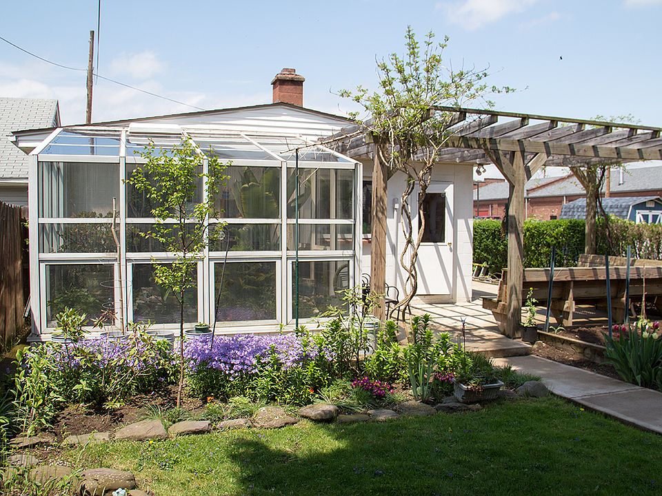Sunporch and outside patio