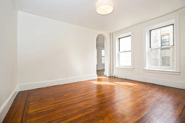 Rented by Avi Nash Associates | media 16