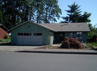 1543 E Chamberlain Ave, Cottage Grove, OR 97424
