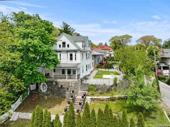 21 Wendover Road, Yonkers, NY 10705