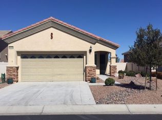 19458 Royal Oaks Rd, Apple Valley, CA 92308