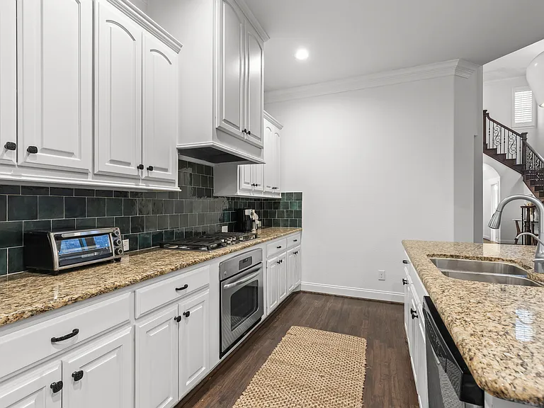 215 Palacio St — Photo 9
