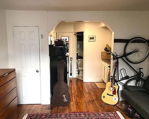 3rd image of 542 E 11th St APT 2b