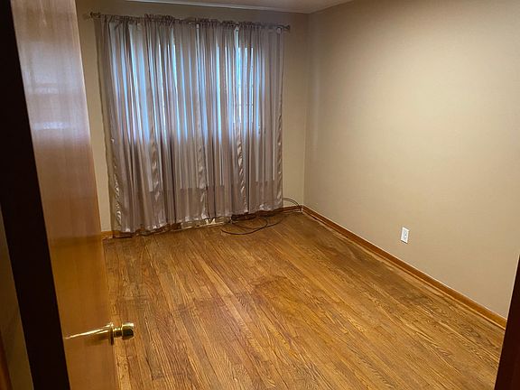 2nd image of 3330 Briarwood Ln