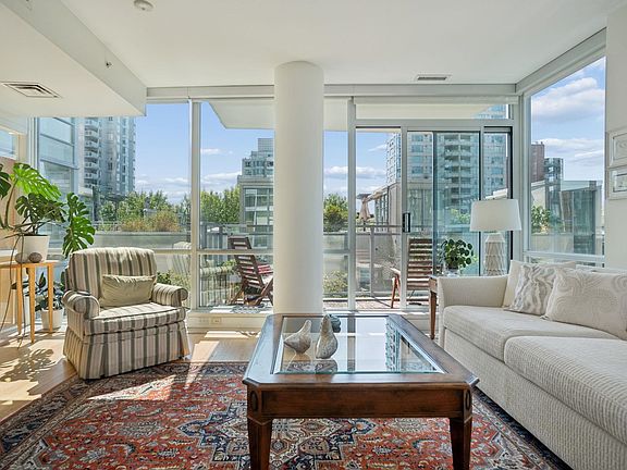 5th image of 1455 Howe St #405