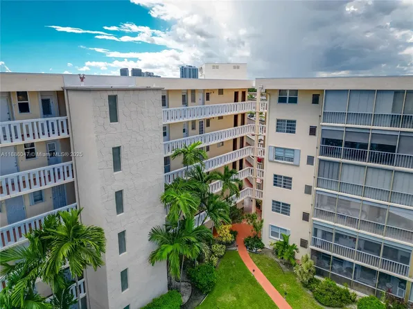 2980 Point East Dr APT D607, Aventura, FL 33160