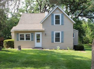 2016 Grove Ln, Cary, IL 60013