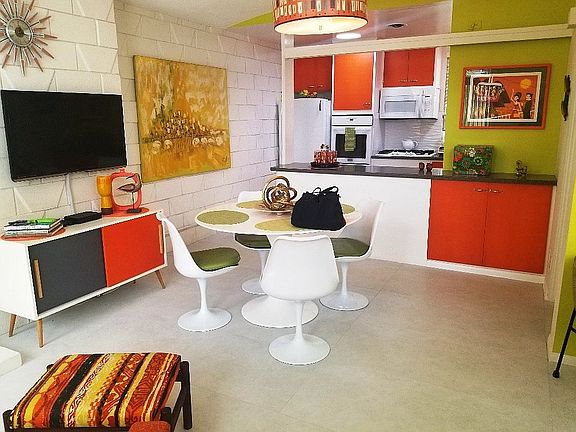 Kitchen / Dining area