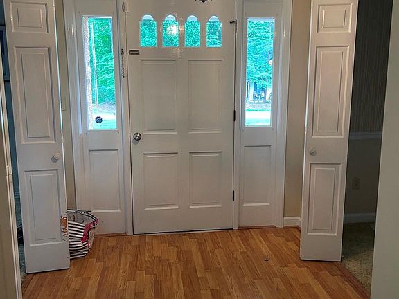 5th image of 8806 Crestwood Dr