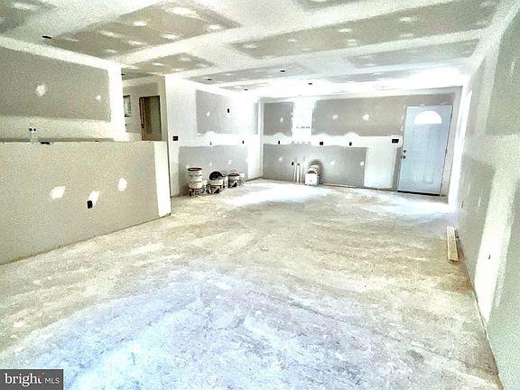 3rd image of 1470 Western Ln