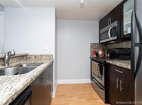 2nd image of 800 N Miami Ave APT 806