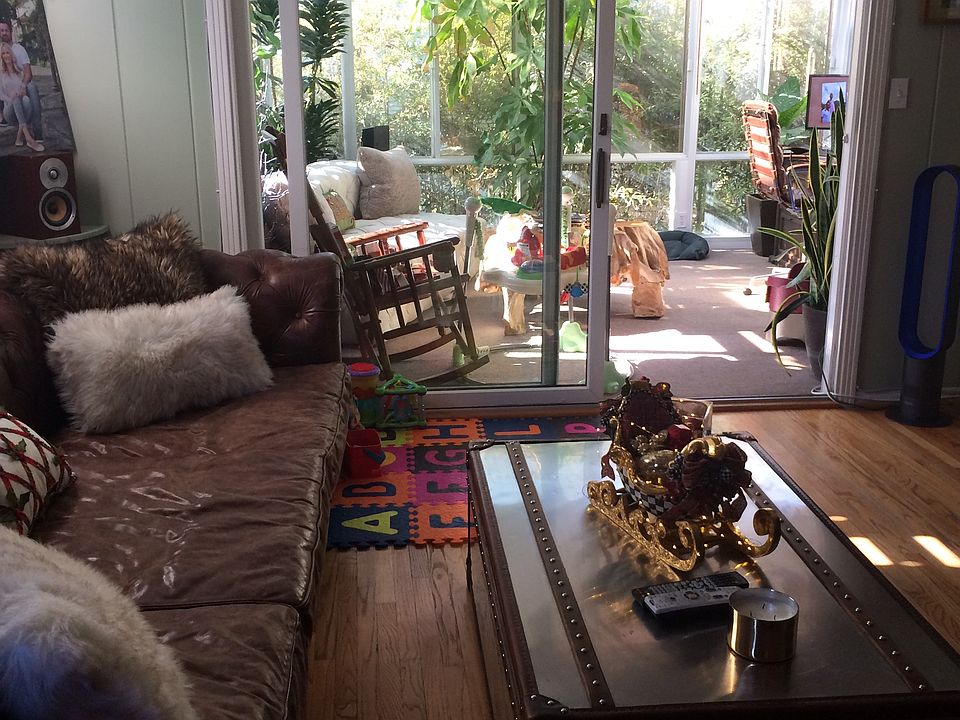 2nd image of 231 Manhattan Ave