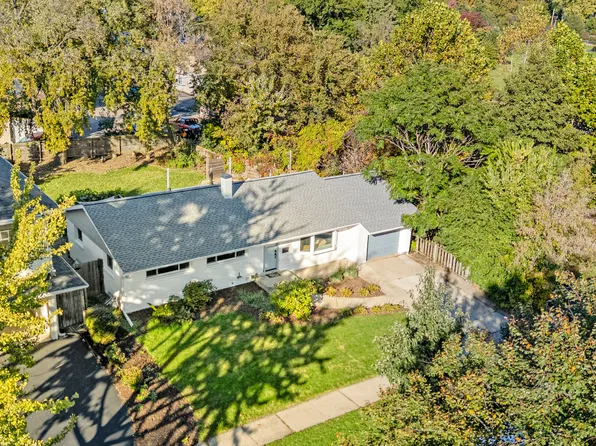 414 Austin St, Downers Grove, IL 60515