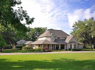 804 Lake Rd, Lake Jackson, TX 77566