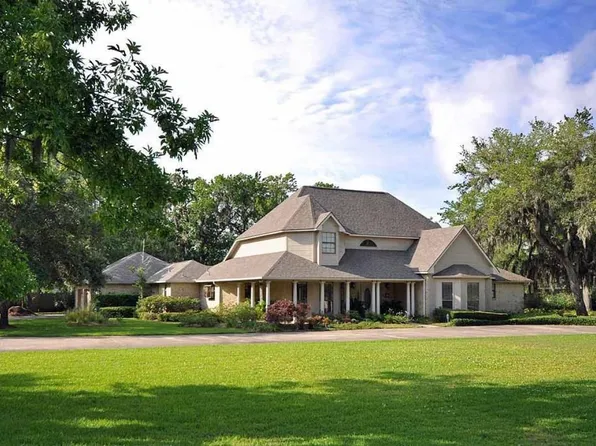 804 Lake Rd, Lake Jackson, TX 77566