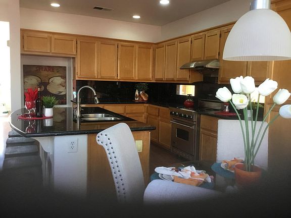 3rd image of 2250 Esperanca Ave