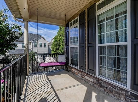 3rd image of 5024 Chapel Chase Ln