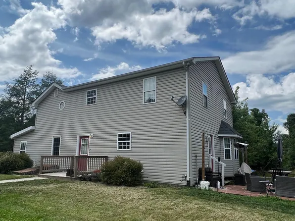 480 Hahns Ln, Toms Brook, VA 22660