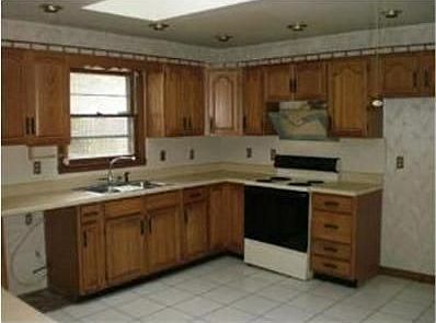 2nd image of 888 S Leslie Ave